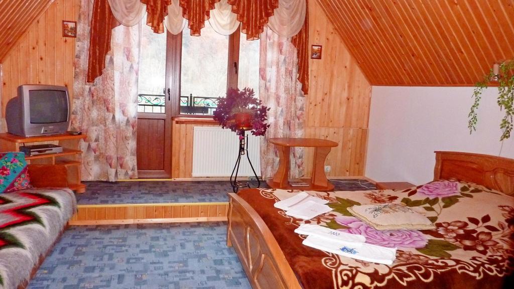 Sadyba Bilya Richky Yaremche Room photo